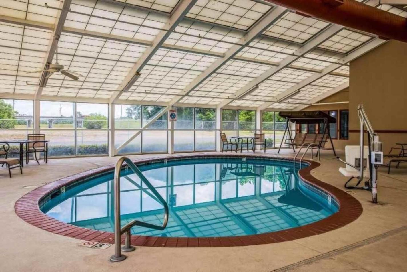 The Marco Hotel Lac Charles Extérieur photo